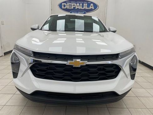 New 2026 Chevrolet Trax LS w/ LS Convenience Package FWD image 15