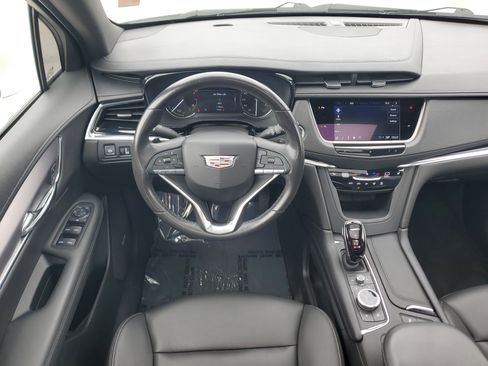 Used 2021 Cadillac XT6 Luxury image 16