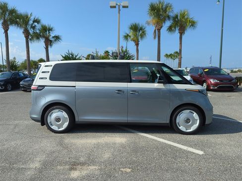 New 2025 Volkswagen ID. Buzz 1st Edition image 3