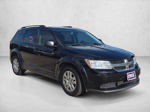 Used 2019 Dodge Journey SE FWD image 4