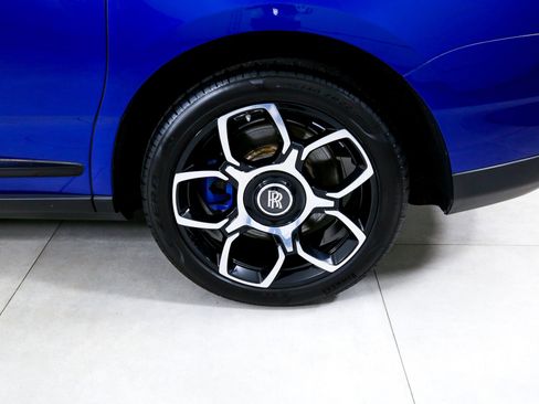 Used 2021 Rolls-Royce Cullinan Black Badge image 37