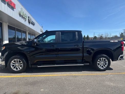 Used 2022 Chevrolet Silverado 1500 LT w/ Max Trailering Package AWD/4WD image 2