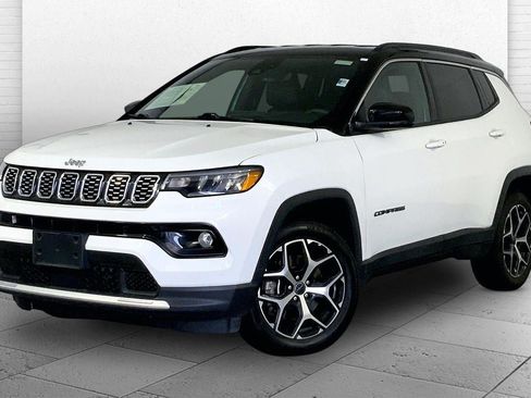 Used 2025 Jeep Compass Limited AWD/4WD image 12