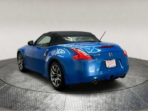Used 2011 Nissan 370Z Base image 5
