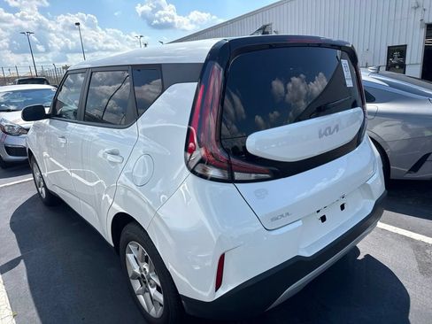 Used 2024 Kia Soul LX w/ Option Group 015 FWD image 4