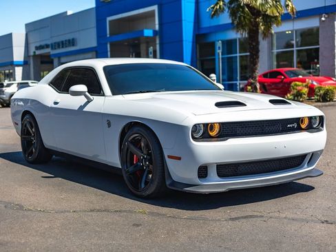 Used 2020 Dodge Challenger SRT Hellcat w/ Plus Package RWD image 7