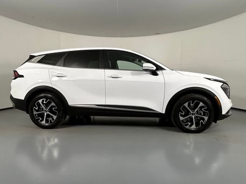 Used 2024 Kia Sportage EX image 8