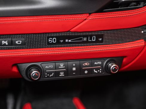 Used 2021 Ferrari F8 Tributo RWD image 32