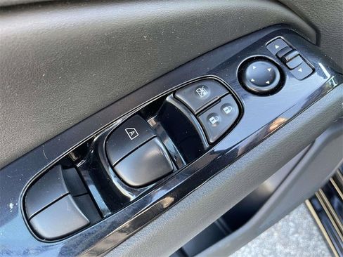 Used 2024 Nissan Altima 2.5 SR image 17