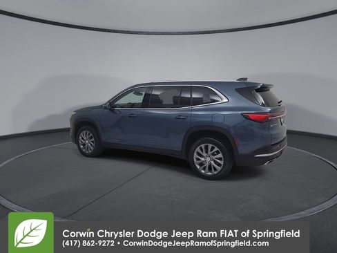 Used 2025 Buick Enclave Preferred AWD/4WD image 10