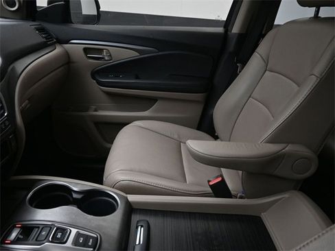 Certified 2022 Honda Pilot Special Edition image 11