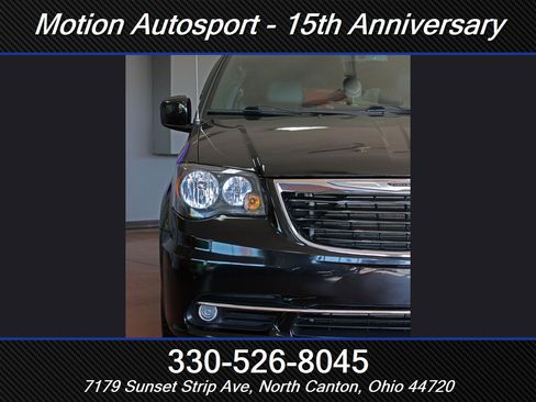 Used 2015 Chrysler Town & Country S w/ Driver Convenience Group FWD image 5