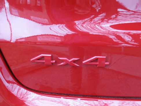 Used 2023 Jeep Compass Limited image 12