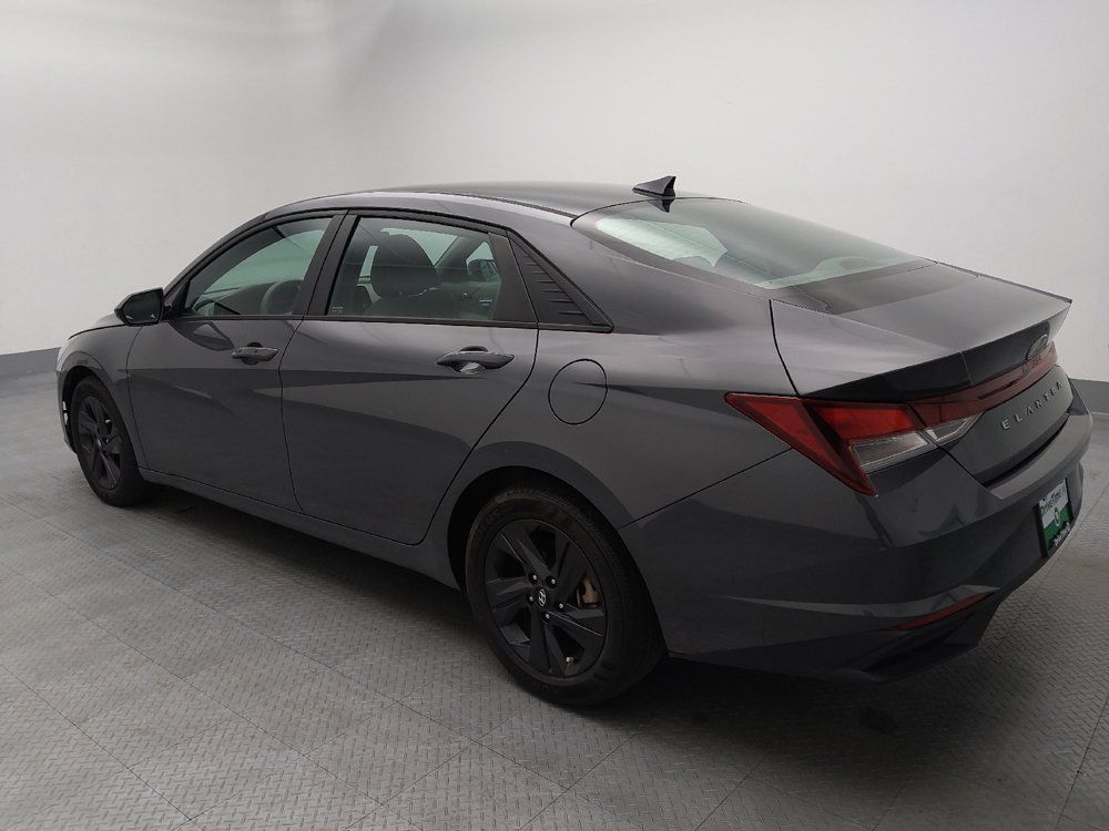 Used 2023 Hyundai Elantra SEL w/ Cargo Package FWD image 3