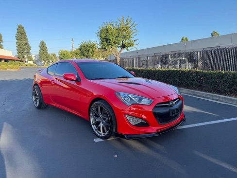 Used 2013 Hyundai Genesis 2.0T RWD image 7