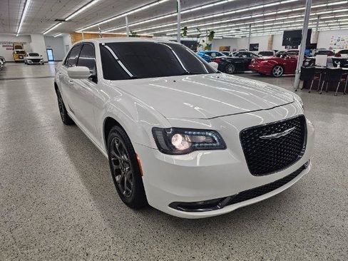Used 2015 Chrysler 300 S image 3
