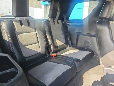 Used 2017 Ford Explorer XLT w/ Equipment Group 202A AWD/4WD image 12