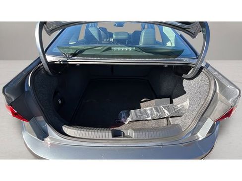 Used 2023 Volkswagen Jetta SE image 31