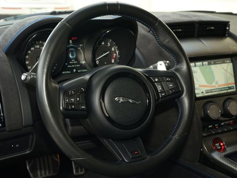 Used 2017 Jaguar F-TYPE SVR image 9