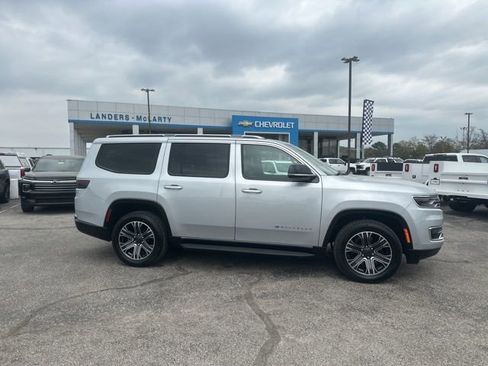 Used 2024 Jeep Wagoneer Series II w/ Flexible Seating Group image 2