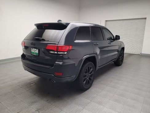 Used 2018 Jeep Grand Cherokee Altitude image 9