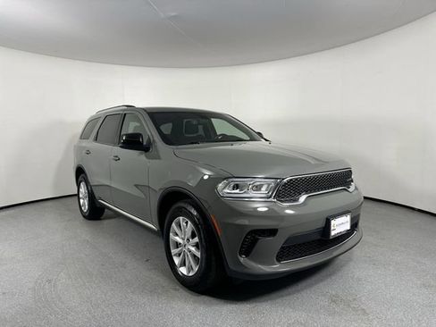 Used 2023 Dodge Durango SXT image 3