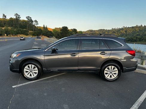 Used 2019 Subaru Outback 2.5i image 8