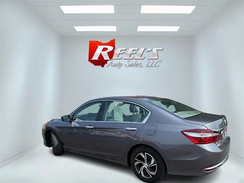 Used 2017 Honda Accord LX image 29