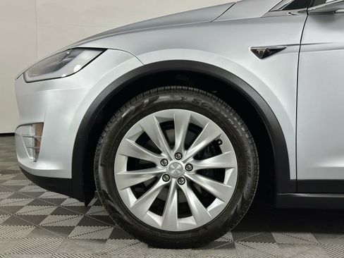Used 2018 Tesla Model X 100D image 11