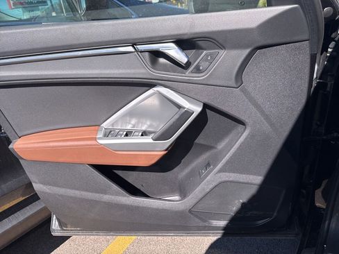 Used 2020 Audi Q3 2.0T Premium w/ Convenience Package image 9