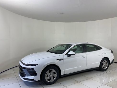 New 2025 Hyundai Sonata SE image 1