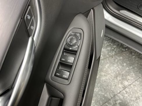 Used 2026 Cadillac XT5 Luxury w/ LPO, Floor Liner Package AWD/4WD image 7