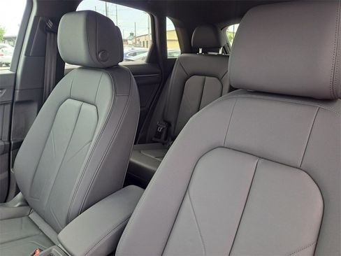 Used 2025 Audi Q3 2.0T Premium image 19
