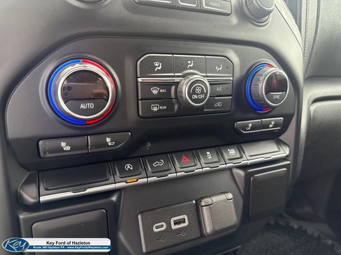 Used 2021 Chevrolet Silverado 1500 LT AWD/4WD image 30