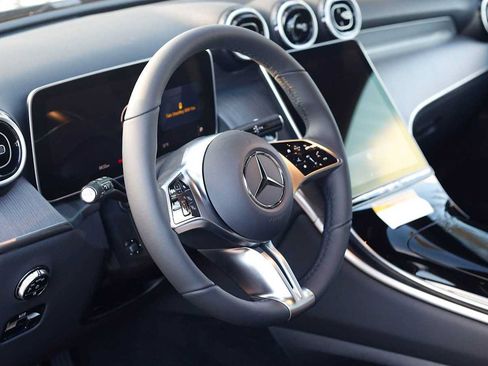 Used 2026 Mercedes-Benz GLC 300 4MATIC image 13