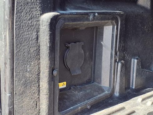 Used 2023 Ford F150 Lariat w/ Equipment Group 502A High image 19