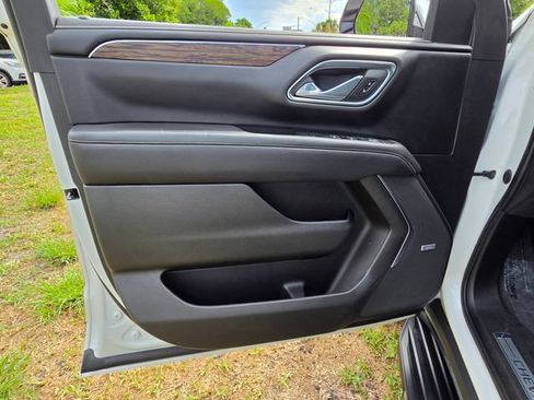 Used 2023 Chevrolet Suburban Premier RWD image 31