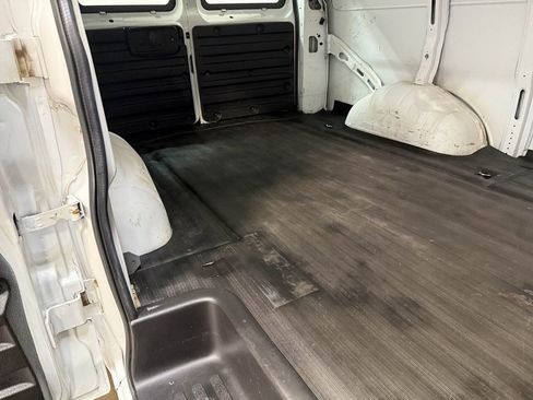 Used 2017 GMC Savana 2500 image 14