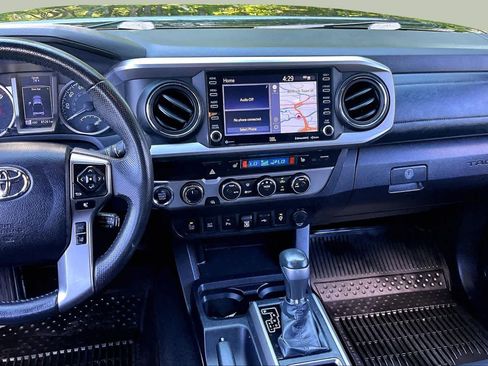Used 2021 Toyota Tacoma Limited AWD/4WD image 7