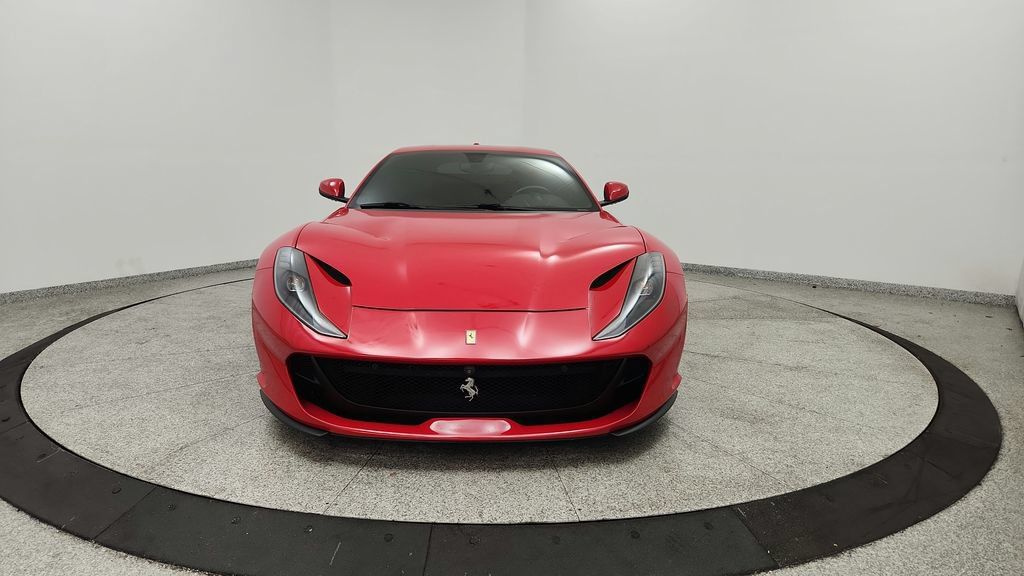Used 2018 Ferrari 812 Superfast RWD image 9