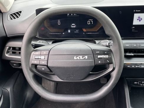 Used 2025 Kia K4 FWD image 11