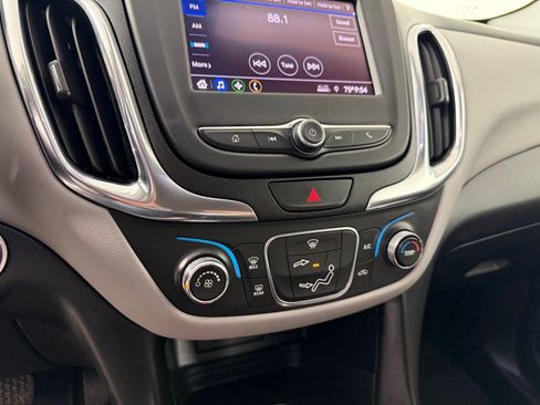 Used 2021 Chevrolet Equinox LT FWD image 16