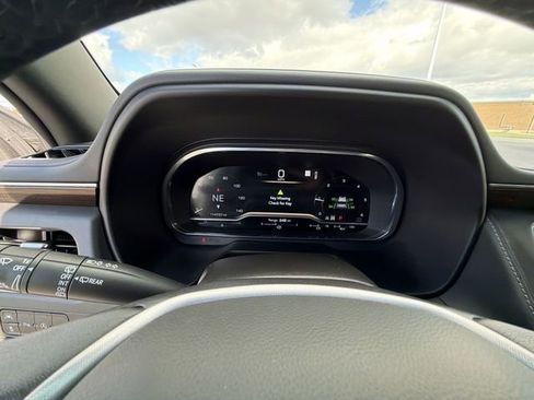 Certified 2022 GMC Yukon XL SLE AWD/4WD image 12