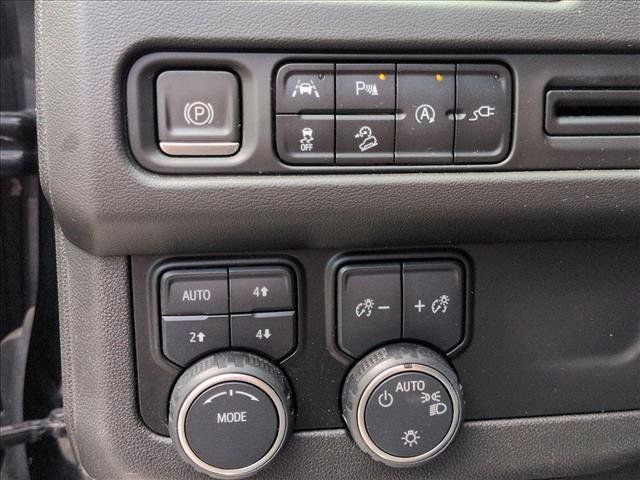 Used 2022 Chevrolet Suburban Z71 AWD/4WD image 17