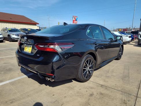 Used 2021 Toyota Camry SE image 4