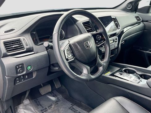 Used 2024 Honda Passport Black Edition image 9