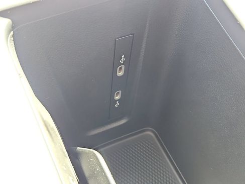 New 2026 Volkswagen Tiguan SE AWD/4WD image 11