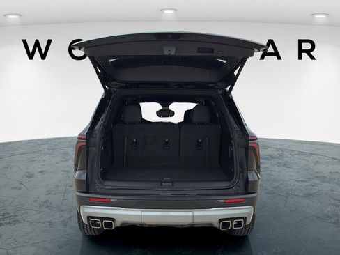 Used 2024 Chevrolet Traverse Z71 w/ Enhanced Driving Package AWD/4WD image 10