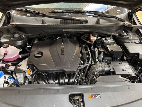 Used 2025 Kia Sportage LX image 30