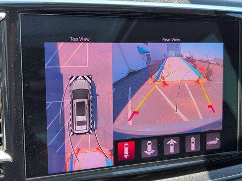 Used 2022 Chrysler Pacifica Limited FWD image 25